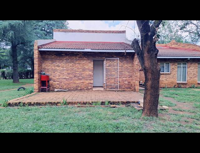 4 BEDROOM HOUSE FOR SALE IN UNITAS PARK